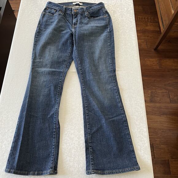 Levis Jeans Womens 10 Blue 529 Curvy Bootcut Medium Wash Denim Stretchy Classic - Picture 2 of 11